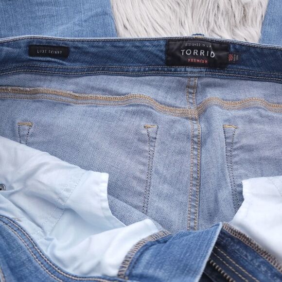 Torrid Luxe Skinny Womens 18R Denim Stretch Blue Jeans - Picture 8 of 9